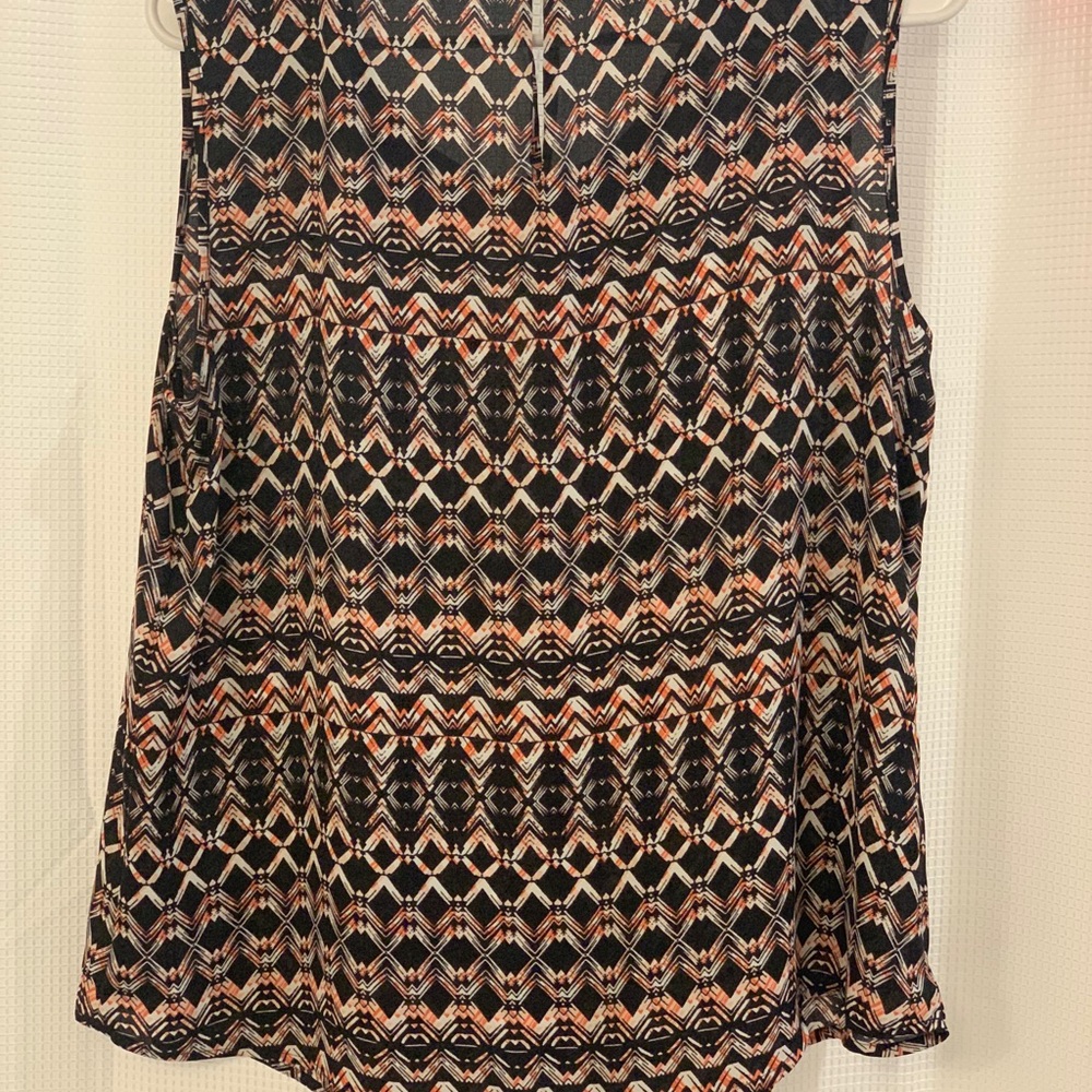 Beautiful dress tank top - Picture 2 of 4